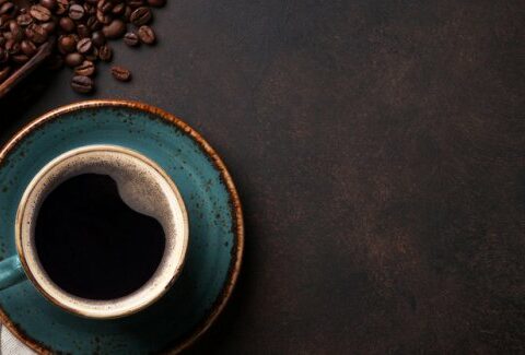 Il caffè fa male al cuore? Un nuovo studio cambia le carte in tavola