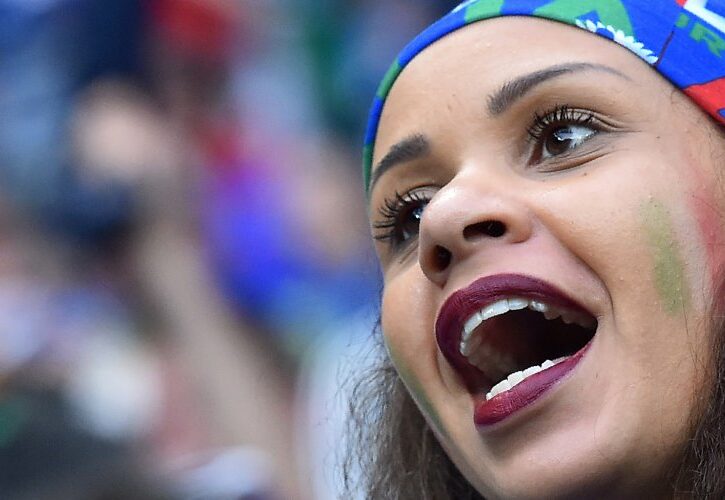 Il make-up delle tifose agli Europei di calcio, tra femminilità e ironia