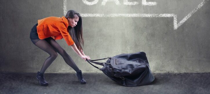 I problemi fisici e i dolori dovuti a scarpe, borse, intimo e jeans: come rimediare