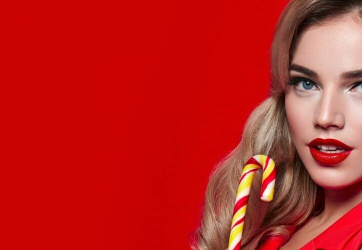 Il rossetto giusto per chi ha i capelli biondi, ecco i colori che ti valorizzano