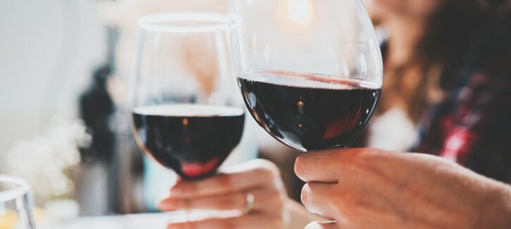 Il vino rosso è amico dell'intestino: ecco perchè