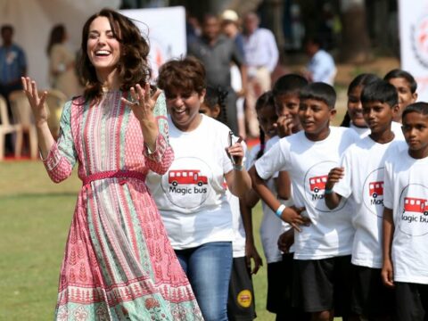 Kate incanta con i suoi look in India, ecco quelli più belli