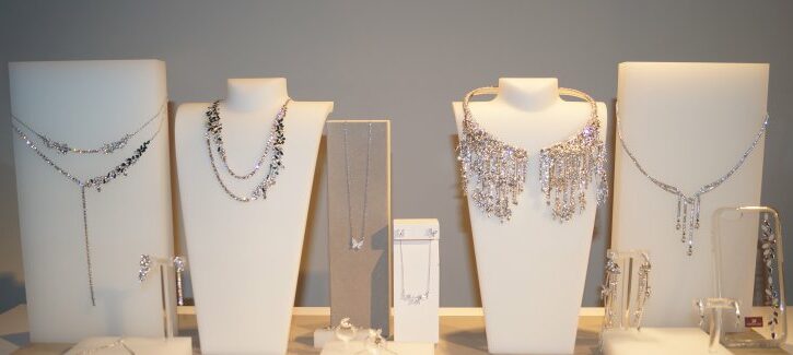L'estate 2017 è splendente con Swarovski e Lola and Grace