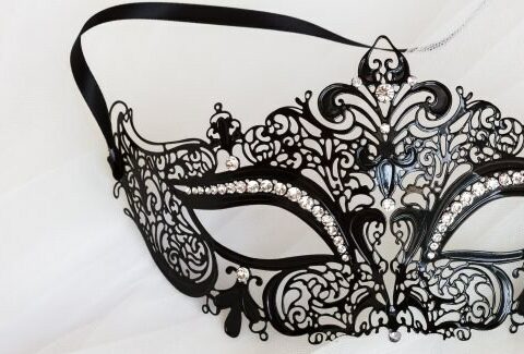 Come fare una maschera di Carnevale chic con il tulle