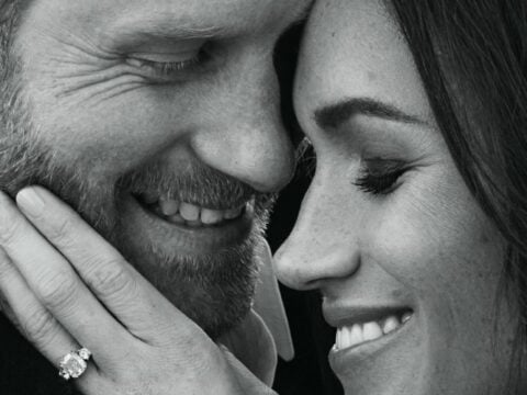 Le foto ufficiali del fidanzamento del Principe Harry e Meghan, ecco cosa ha indossato lei