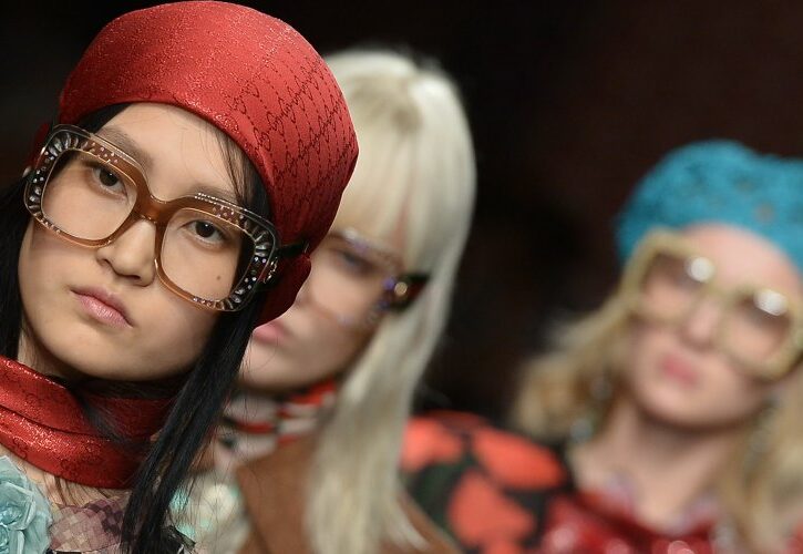 Le sfilate stanno cambiando, ecco le novità tra dietrofront e ingressi liberi