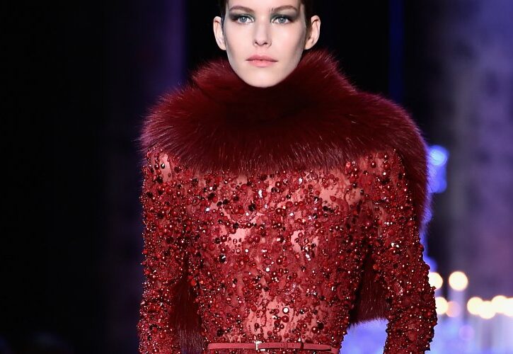Look per le feste: non solo oro e rosso, punta sui colori pastello