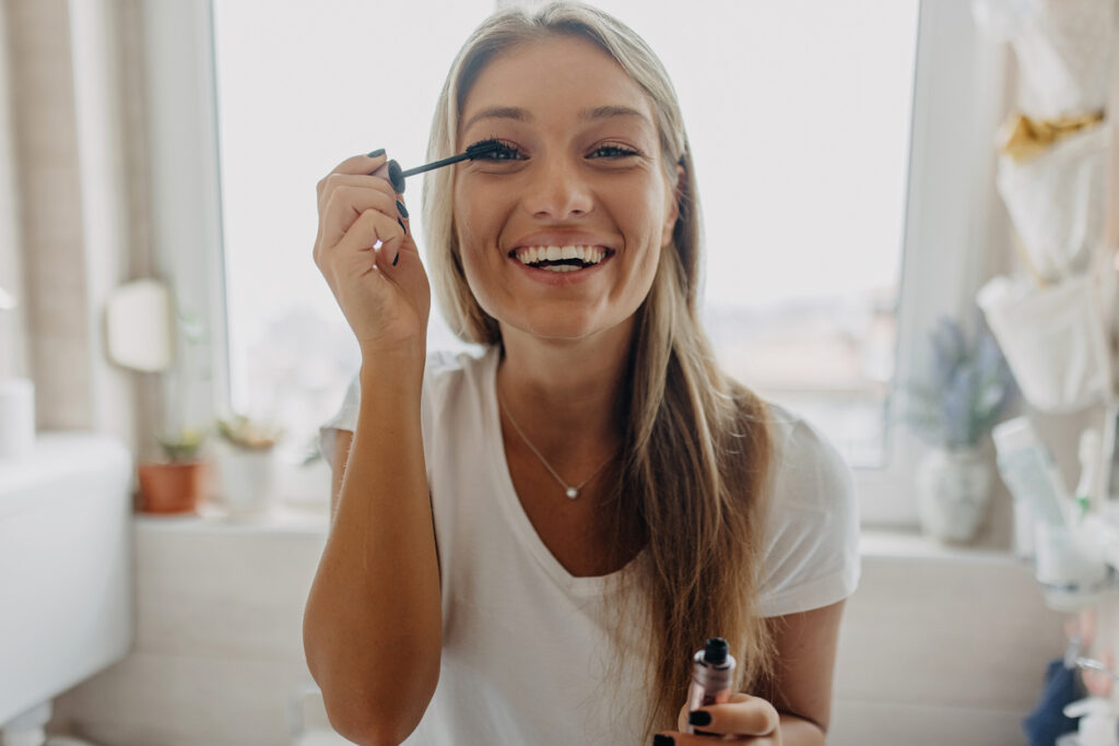 Come rinfrescare il tuo make up durante la giornata per una tenuta perfetta