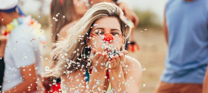 Vestiti di Carnevale e costumi Halloween per bambini e adulti, idee di  travestimenti per feste in maschera 