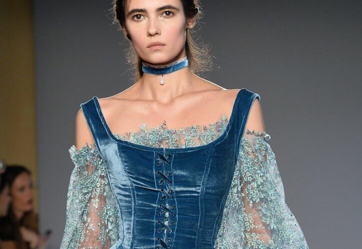 Milano Moda Donna ai 2016-2017: le dame di Luisa Beccaria, Moschino, Max Mara e Fendi