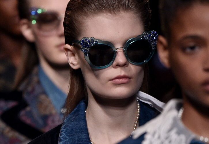 Miu Miu e le sue Piccole Donne: abbinamenti casuali e dettagli di lusso