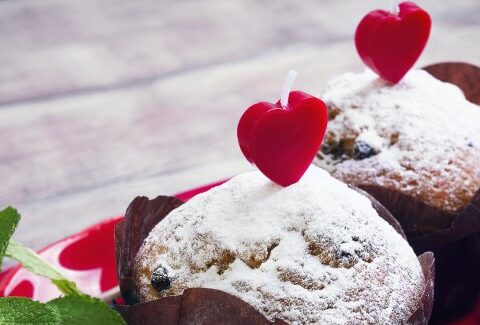 Muffin decorati con i cuori per San Valentino