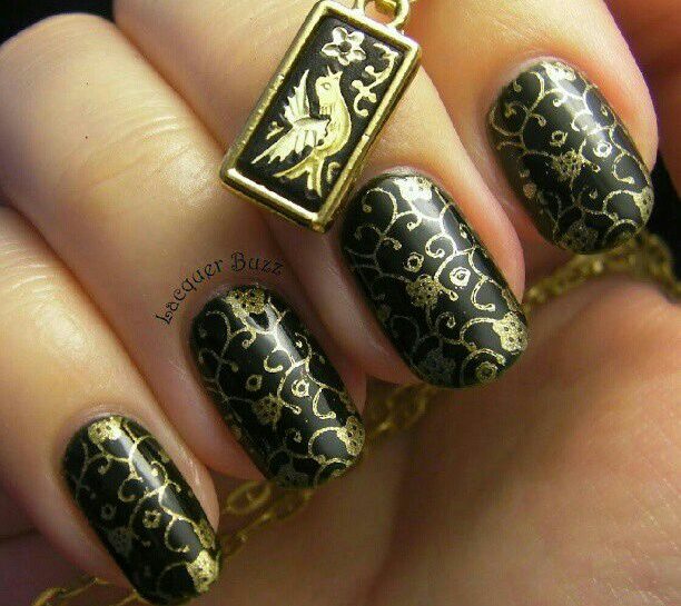 Nail stamping: ecco come farlo