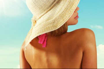 Nei, eritema ed eczemi al sole: 10 regole per proteggersi