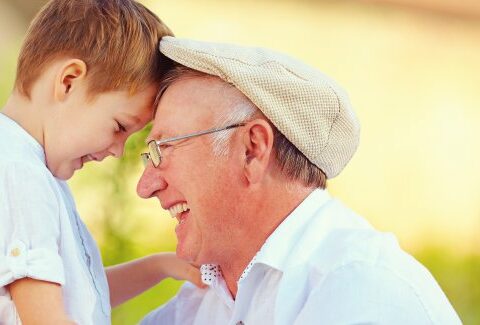 Nonni: cosa fare se i figli non lasciano vedere i nipoti