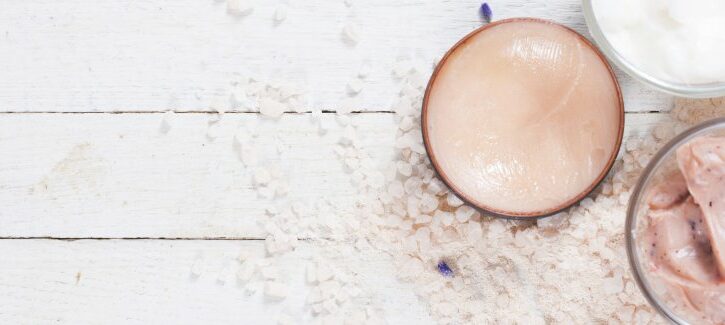 Ombretti in crema o mousse: come si usano e come sono (Chanel, Shaka, Maybelline e non solo)