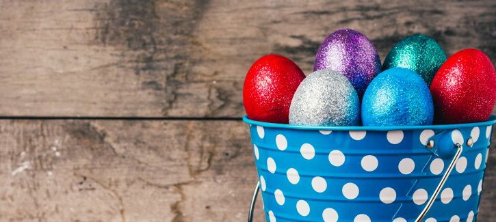 Uova di Pasqua glitter: il tutorial per realizzarle