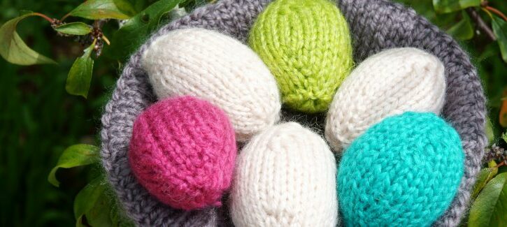 Come fare un cestino portauova di Pasqua all'uncinetto