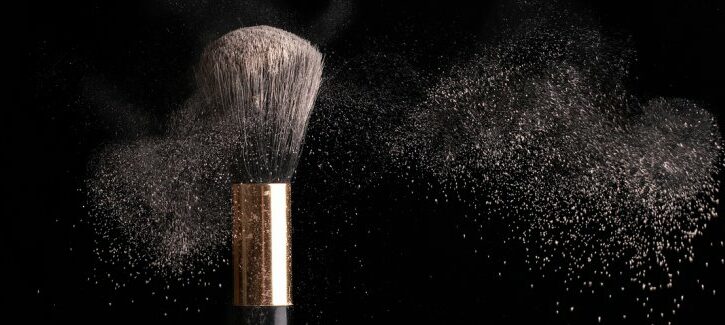 Pennelli per il contouring: la guida per realizzare un make-up perfetto