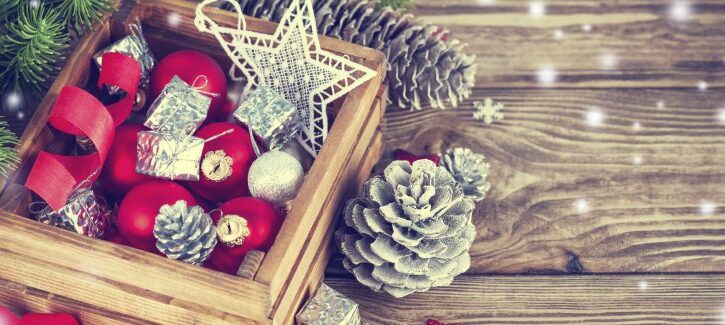 Decorazioni natalizie con materiali di riciclo