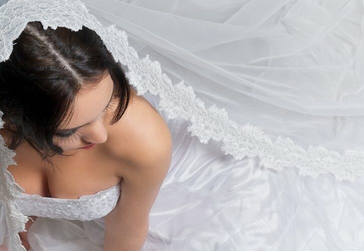 Perché ci si sposa in bianco? Breve storia dell'abito da sposa