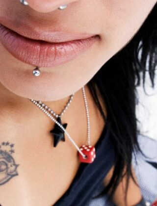 Tatuaggi e piercing: cosa dice la legge?