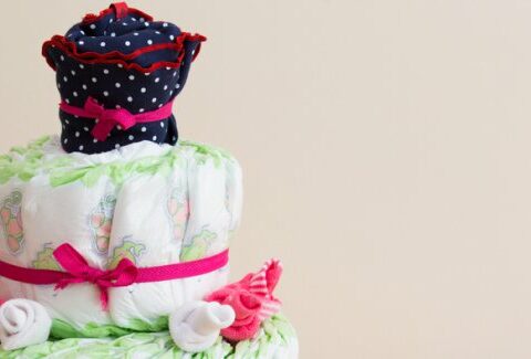 Regali per neonati: una torta di pannolini natalizia!