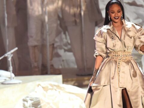 Rihanna incanta agli Mtv Awards con un abito Alexandre Vauthier