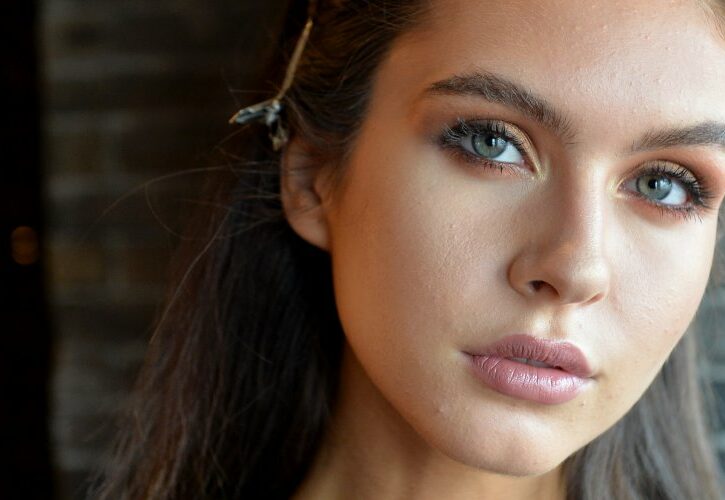 Rossetti e gloss primavera-estate 2019: trasparenti, pesca e colori pop