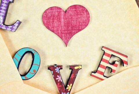 Frasi San Valentino: le più romantiche e divertenti parole d'amore per il 14 Febbraio