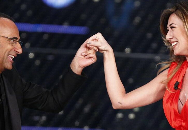 Sanremo 2016, gli abiti e le imitazioni di Virginia Raffaele