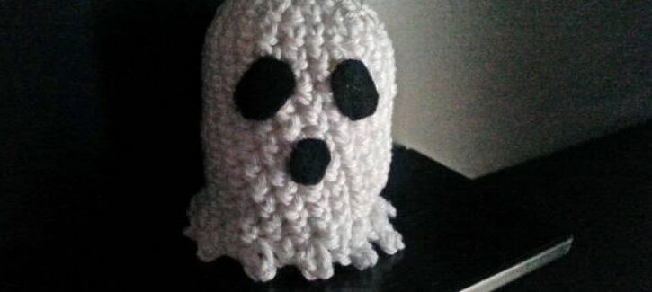 Come fare il fantasma di Halloween all'uncinetto