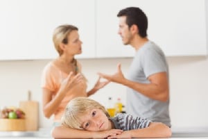 Quanto tempo un genitore separato dovrebbe passare con i figli
