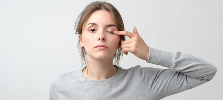 Sindrome dell'occhio secco: dal trucco ai ritocchini, ecco a cosa fare attenzione
