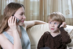 Smartphone e tecnologia in che modo incidono sui figli con genitori divorziati?