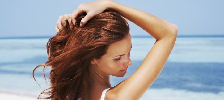 Strategie d’urto per i capelli in vacanza