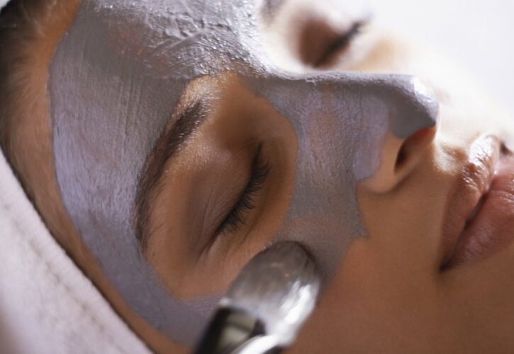 Su la maschera! Per un viso giovane e radioso