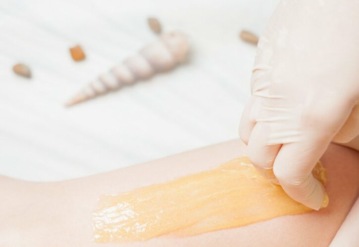 Sugar wax, ceretta con lo zucchero come funziona e ricetta per farla da sole