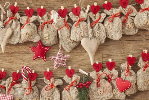 Calendario dell'Avvento 2019 fai da te: cosa mettere e come farlo