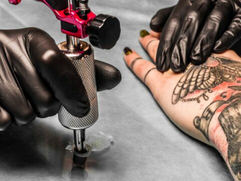 Tatuaggi con farfalle: cosa significano e foto a cui ispirarsi