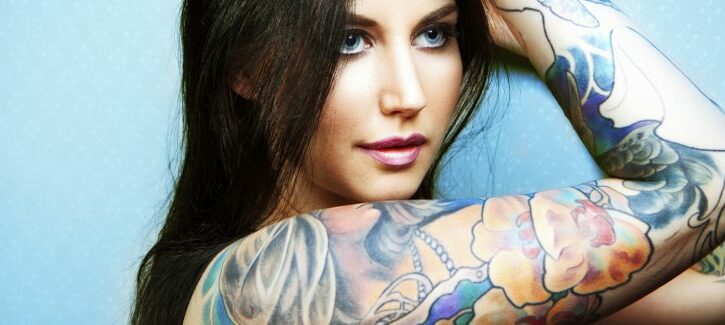 Tatuaggi e piercing: aumenta il rischio di infezioni