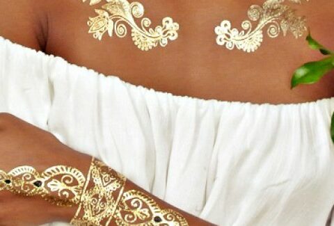 Tatuaggi gioiello temporanei, tutto sul trend dell'estate