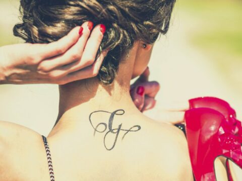 Tatuaggi piccoli, infantili, romantici: ecco quelli che i tatuatori non vorrebbero (più) fare