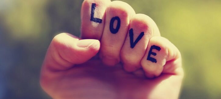 Tatuaggi sulle dita: qualche idea