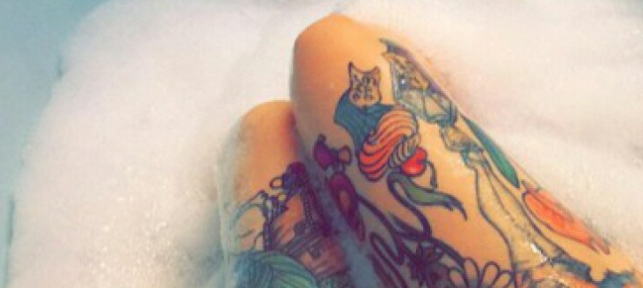 Tatuaggio sulle cosce: idee e consigli