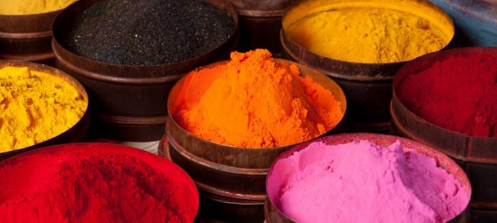 Tingere i tessuti con i coloranti naturali fai da te