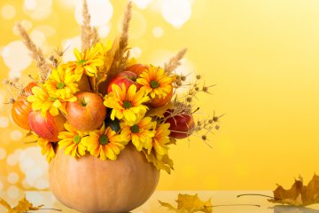 Trasforma la zucca in un vaso portafiori