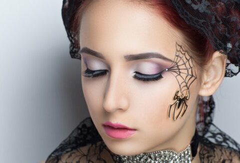 Trucco di Halloween: come fare la ragnatela, un classico senza tempo