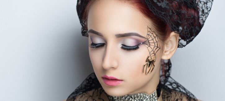 Trucco di Halloween: come fare la ragnatela, un classico senza tempo