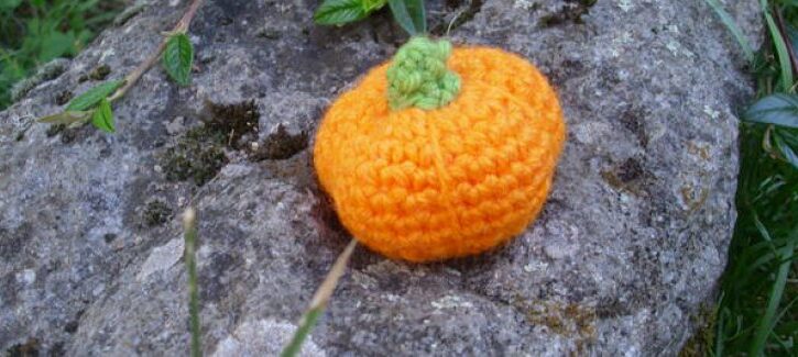 La zucca di Halloween con la tecnica dell'amigurumi